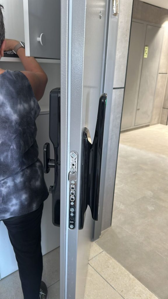 7fd822f7 13ff 4b5d 9df3 08981f02bea5