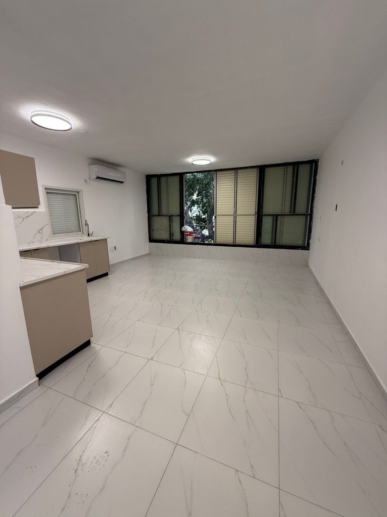 99200873 3508 4367 be52 0286c95e1169