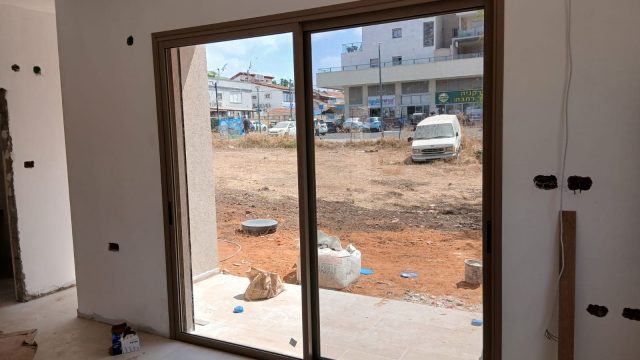 C30b3475 df03 4156 9906 43b83b95cfe2