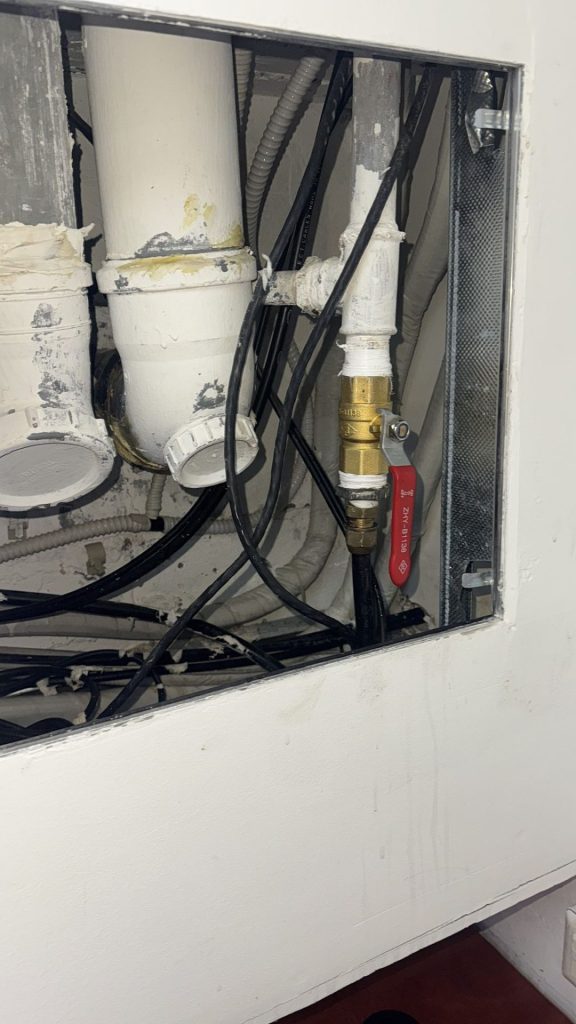 103a0ca0 c8f8 47c0 bf94 9d39f0dc7dbc