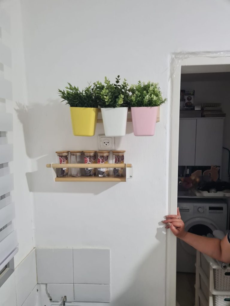 140abe85 7952 4523 b27d a073279c1141