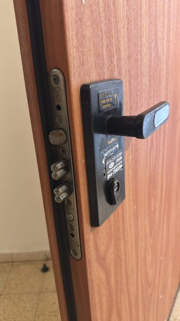 51dbaefd 72de 473d b5eb ea3aee57ad3c